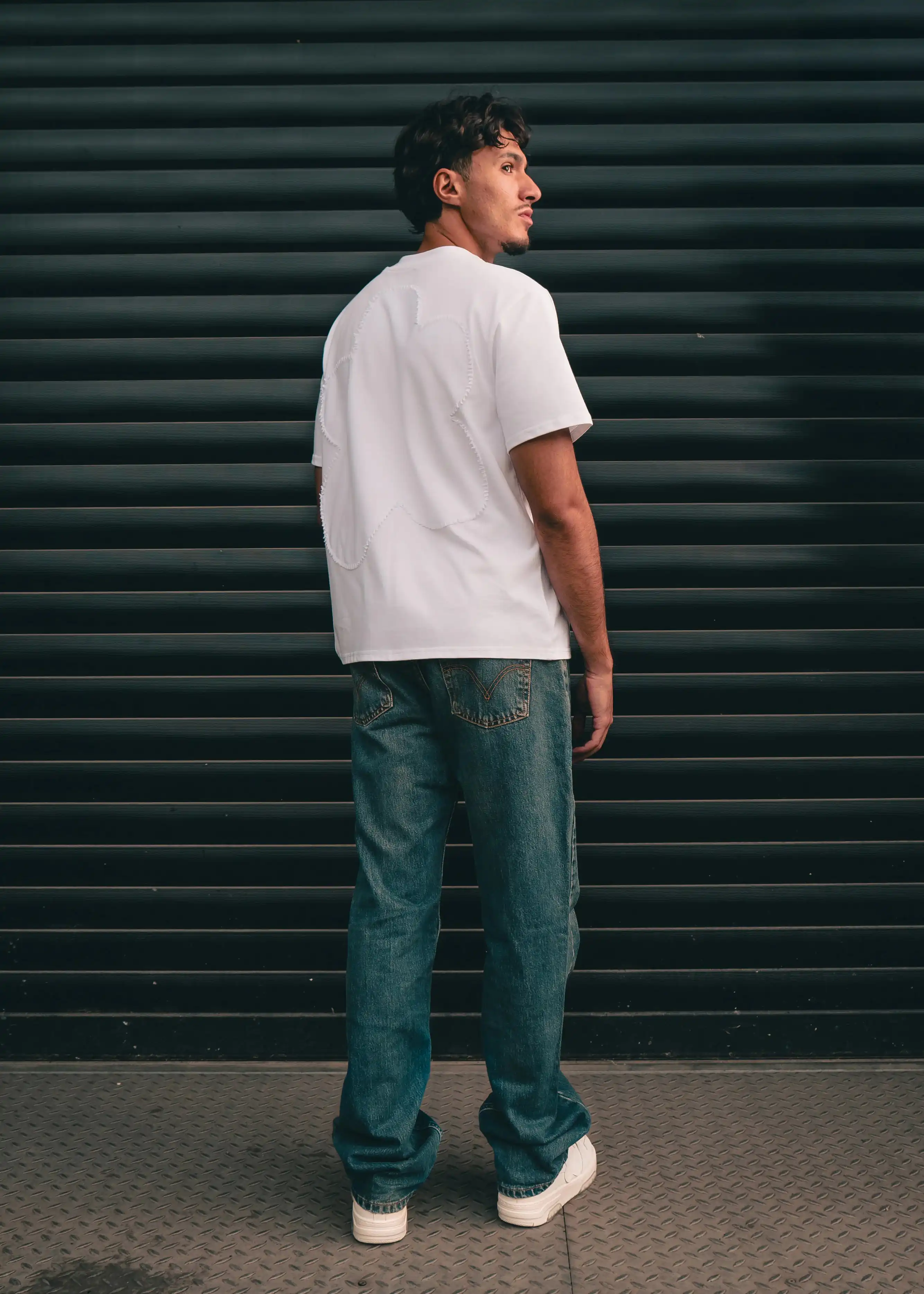 TEE CLASSIC WHITE - Image 11