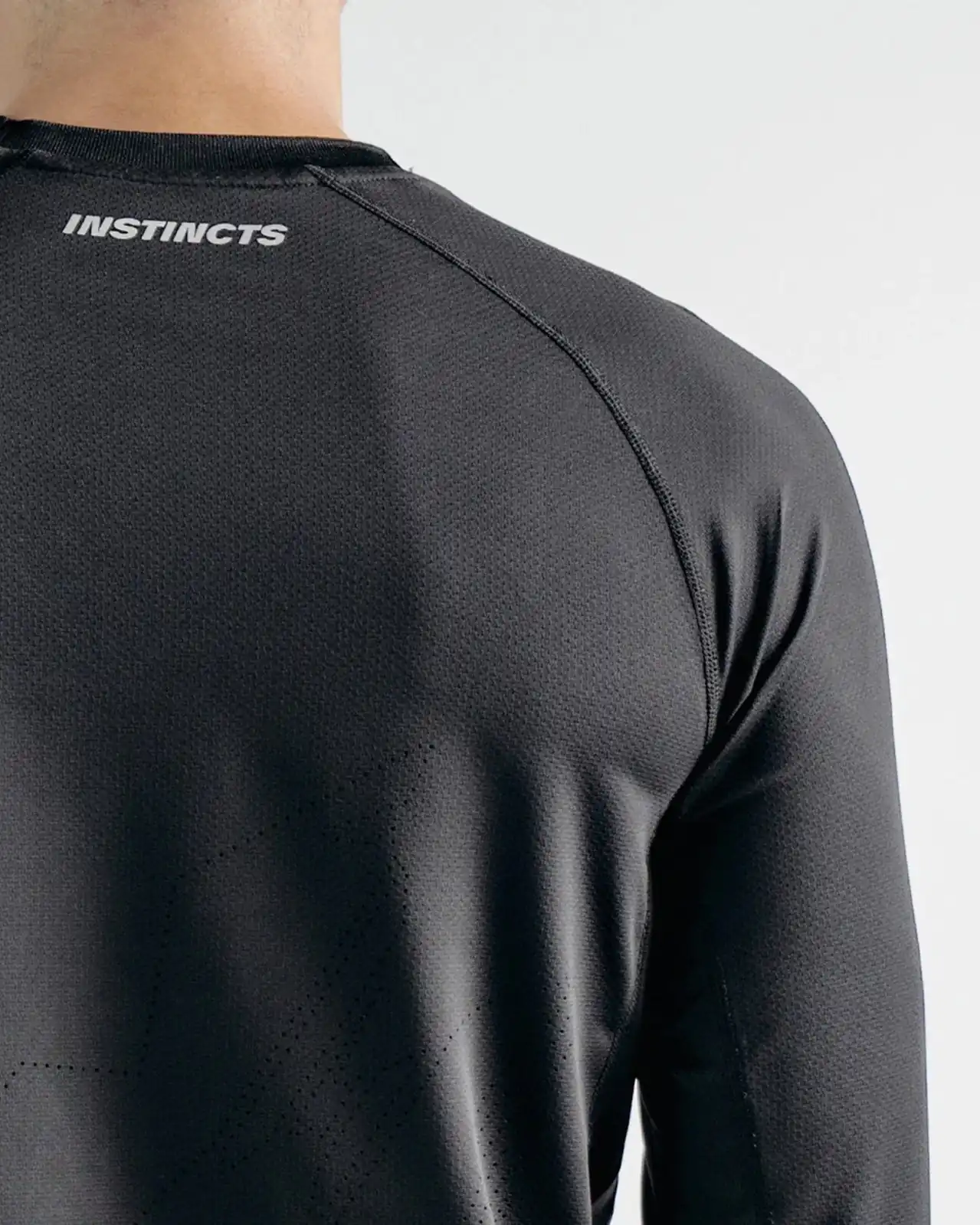 ACTIVEWEAR LONGSLEEVE TEE BLACK - Image 4